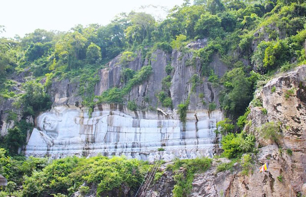 Phnom Sampov